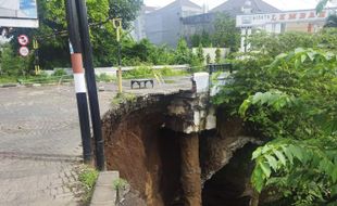 Tutup Total! Jembatan Penghubung Kota & Kabupaten Malang Ambrol