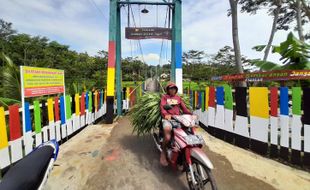 Ada Jembatan Gantung yang Instagramable di Sragen Lur, Ini Lokasinya