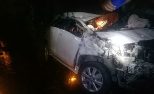 Yaris Nyemplung Kali Seusai Tabrak Truk di Solo, Pengemudi Meninggal