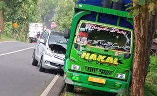 Waduh! Mobil Angkut 7 Pemudik Tabrak Truk Mogok di Jatisrono Wonogiri