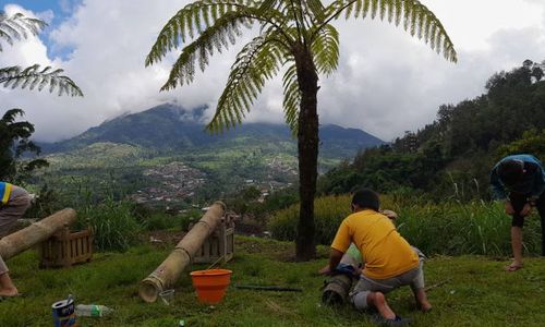 Ngabuburit Cah Lereng Merbabu Boyolali: Main Long Bumbung dan TPA Alam