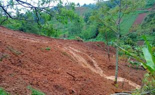 Longsoran di Jatiyoso Karanganyar Belum Dibersihkan, Ini Penyebabnya