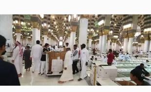 Ramadan di Madinah: Salat Tak Berjarak, Dilarang Bicara saat Buka Puasa