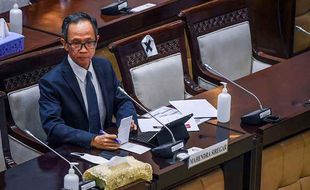 Disetujui DPR, Ini Anggota Dewan Komisioner OJK yang Baru