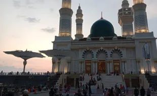 Salat Idulfitri Digelar di Masjid Agung Karanganyar, Bupati Jadi Khotib