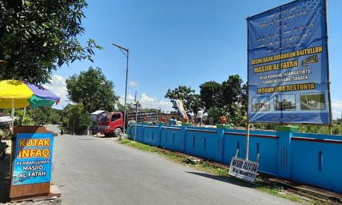 Sembari Menunggu Donasi, Jemaah Masjid Al Fatah Sragen Gencarkan Doa