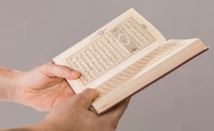 Kapan Al-Qur'an Diturunkan? Ini Penjelasannya