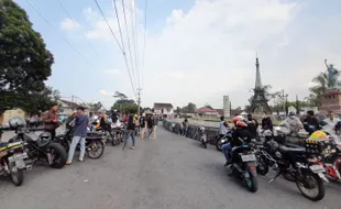 Seratusan Motor Berkumpul di Monumen Tiga Menara Boyolali, Geng Motor?