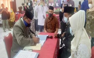 Nikah Massal di Semarang, Ada yang Sudah Puluhan Tahun Tinggal Bersama