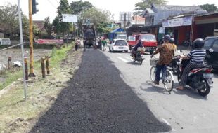 Pemkab Karanganyar Targetkan Jalan Mulus Sebelum Lebaran