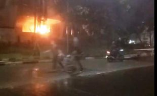 Pos Polisi di Jakarta Pusat Dibakar, Terkait Demo 11 April?