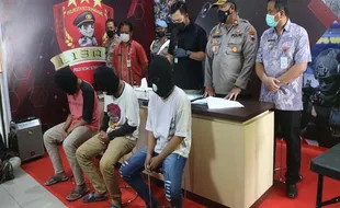 Viral Sabetkan Parang ke Pemotor, 3 Remaja di Semarang Diciduk Polisi