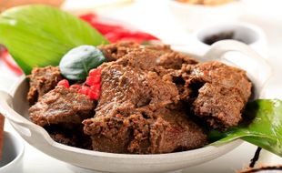 Resep Rendang Sapi dengan Bumbu Nendang, Dijamin Sedap!