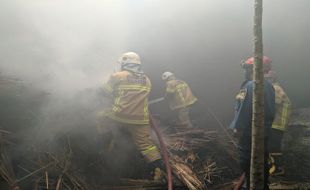 Gudang Oven Tembakau di Karanganom Klaten Terbakar