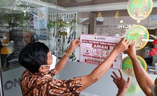 Hotel Front One Ditempeli Stiker oleh Wabup Sragen, Apa Maksudnya?