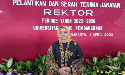 Rektor UTP Dikukuhkan Jadi Guru Besar Bidang Ilmu Kebijakan Publik Unisri Solo