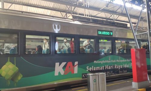 Arus Balik Dimulai, 32.894 Pemudik Tiba di Stasiun Gambir & Pasar Senen