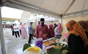 Menikmati Lezatnya Pecel Pincuk Kuliner Khas Kota Madiun