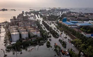 PT KAI Waspadai Titik Rawan Banjir dan Longsor di Jalur KA Jateng