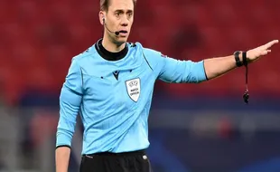 Profil Wasit Final Liga Champions: Terkenal Suka Obral Kartu Kuning