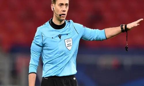 Profil Wasit Final Liga Champions: Terkenal Suka Obral Kartu Kuning