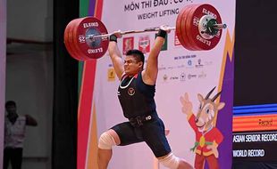 SEA Games: Lifter Zul Ilmi Tambah Koleksi Medali Emas Angkat Besi