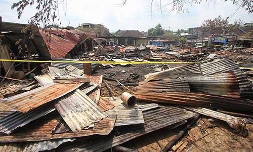 Pasca Kebakaran, Reruntuhan Pasar Mebel Gilingan Solo Belum Dibersihkan