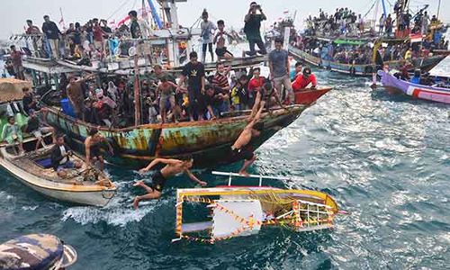 Cerita di Balik Pelarungan Kepala Kerbau dalam Tradisi Pesta Lomban Jepara