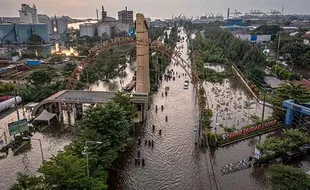 Muka Tanah di Semarang Ambles 0,8-13,5 Cm/Tahun, Jadi Pemicu Banjir Rob