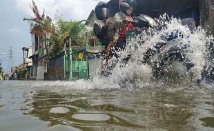 Begini Curhatan Warga Semarang Jadi Langganan Banjir Rob