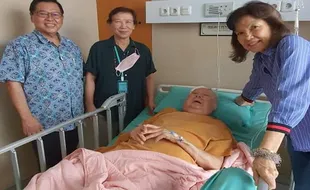 Terjatuh dari Kursi Roda, dr Lo Dirawat di RS Kasih Ibu