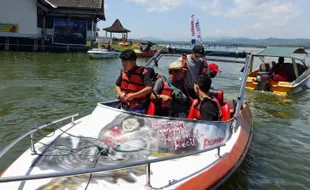 Pengunjung Serbu WGM Wonogiri, Naik Perahu Wisata Banyak Diminati