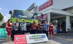 Hino Kenalkan Line Up Euro4 kepada Konsumen Soloraya, Ini Kelebihannya