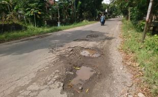 Warga Keluhkan Jalan Rusak, Ini Penjelasan Sekda Ponorogo