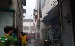 Solo Banjir, Ruko Dekat Pasar Gede Malah Kebakaran