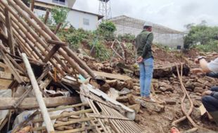 Sempat Tertimbun, Perempuan Hamil 8 Bulan Selamat dari Longsor di Bogor