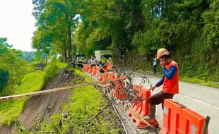 Hati-Hati! Jalur SSB di Genting Cepogo Boyolali Longsor Lur...