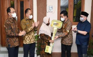 PT Bank Mandiri Taspen Lanjutkan Program Bedah Rumah di Solo