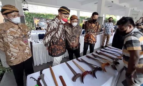 Lestarikan Budaya, Ratusan Keris Pusaka Dipamerkan di Gedung DPRD Solo