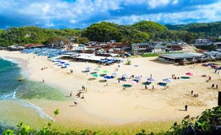 Wisatawan Asal Plupuh Sragen Terseret Ombak di Pantai Drini Gunungkidul