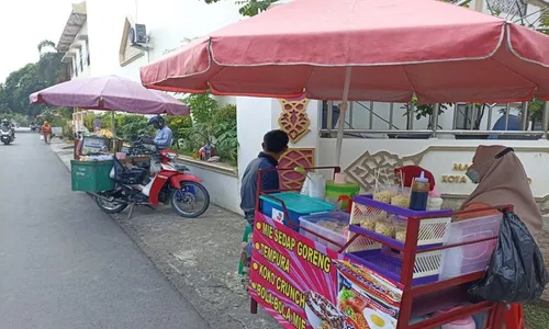 Ditanya Soal Hepatitis Akut, PKL Depan Sekolah Sukoharjo Ngaku Tak Tahu