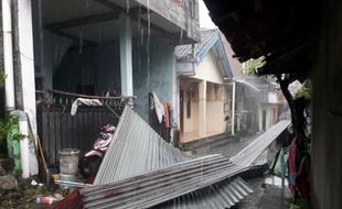 162 Rumah Kena Puting Beliung di Jebres Solo, Ada Bantuan Dari Pemkot?