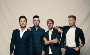 Tepat saat Hari Batik Nasional, Westlife Gelar Konser di Candi Prambanan Klaten