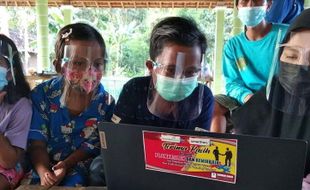 Rumah Baca Sang Petualang Wonogiri Buka Kelas Komputer Berbayar Sampah