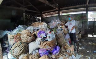 Waduh, Sampah Menumpuk di Pasar Bantul Gara-Gara TPST Piyungan Ditutup