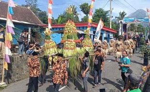 Obat Kangen, Pemudik di Musuk Boyolali Antusias Ikuti Bakdan Sapi