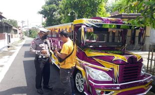 Kereta Kelinci Dilarang di Jalan Raya, Ini Hukumannya yang Melanggar