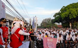 Ratusan Goweser Tour De Sragen Dilepas, Begini Keseruannya