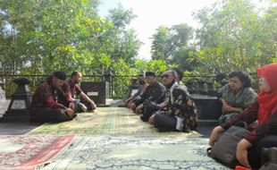 Begini Suasana Ziarah Pejabat Pemkab ke Makam Bupati Pertama Wonogiri