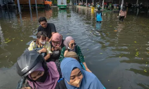 Mengatasi Banjir Rob Layak Jadi Laboratorium Mitigasi Krisis Iklim